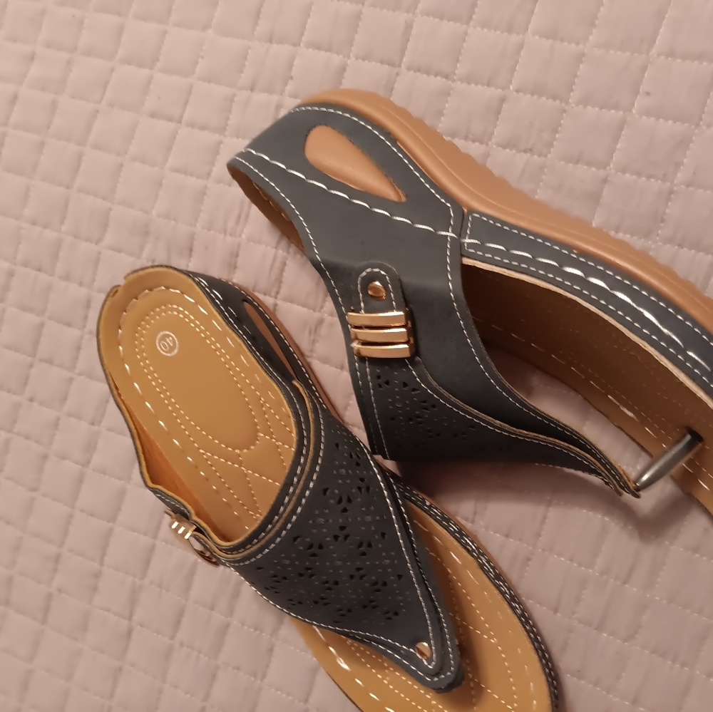 Shoes - Picture 2 of 3
